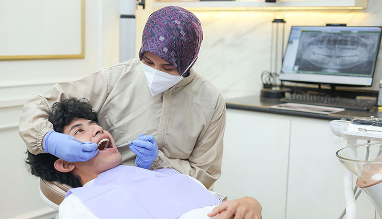 Inilah Solusi Gigi Tonggos Dengan Menggunakan Behel Gigi Yang Aman Dan Indah Medina Dental Klinik Gigi Jepara