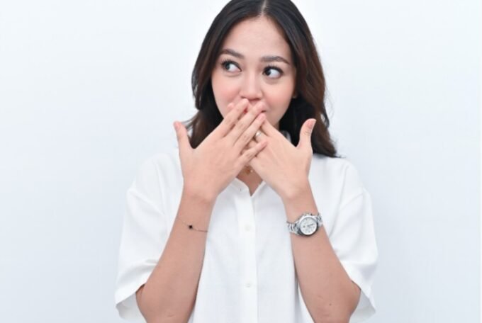 MALU KARENA GIGI BERANTAKAN?